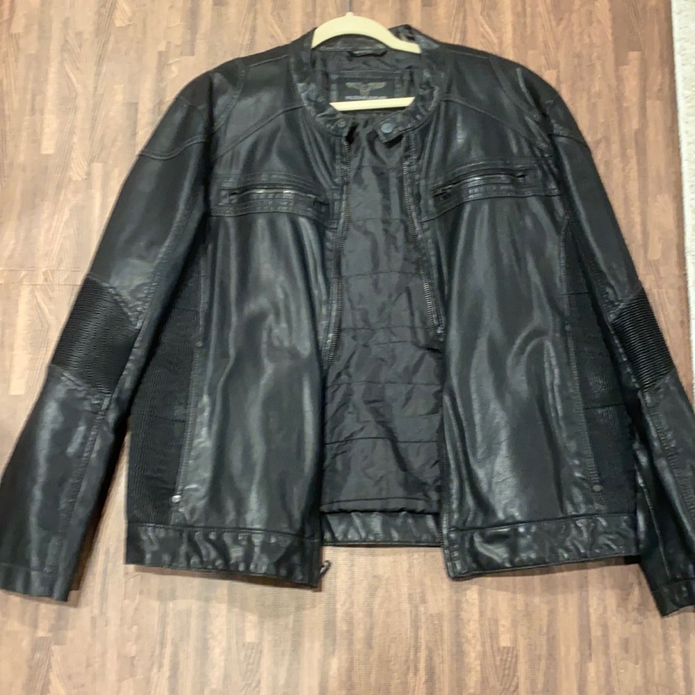 Men’s Wilson’s leather jacket. SZ XL